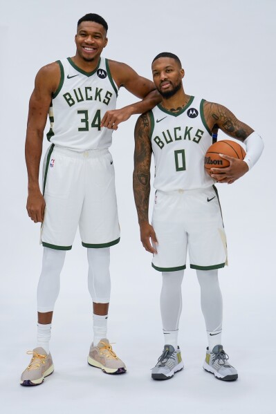 Tennis best sale giannis antetokounmpo